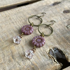 Rustic Pink Floral Earrings. Czech Glass Sunflower Bead Earrings. Blossom Earrings