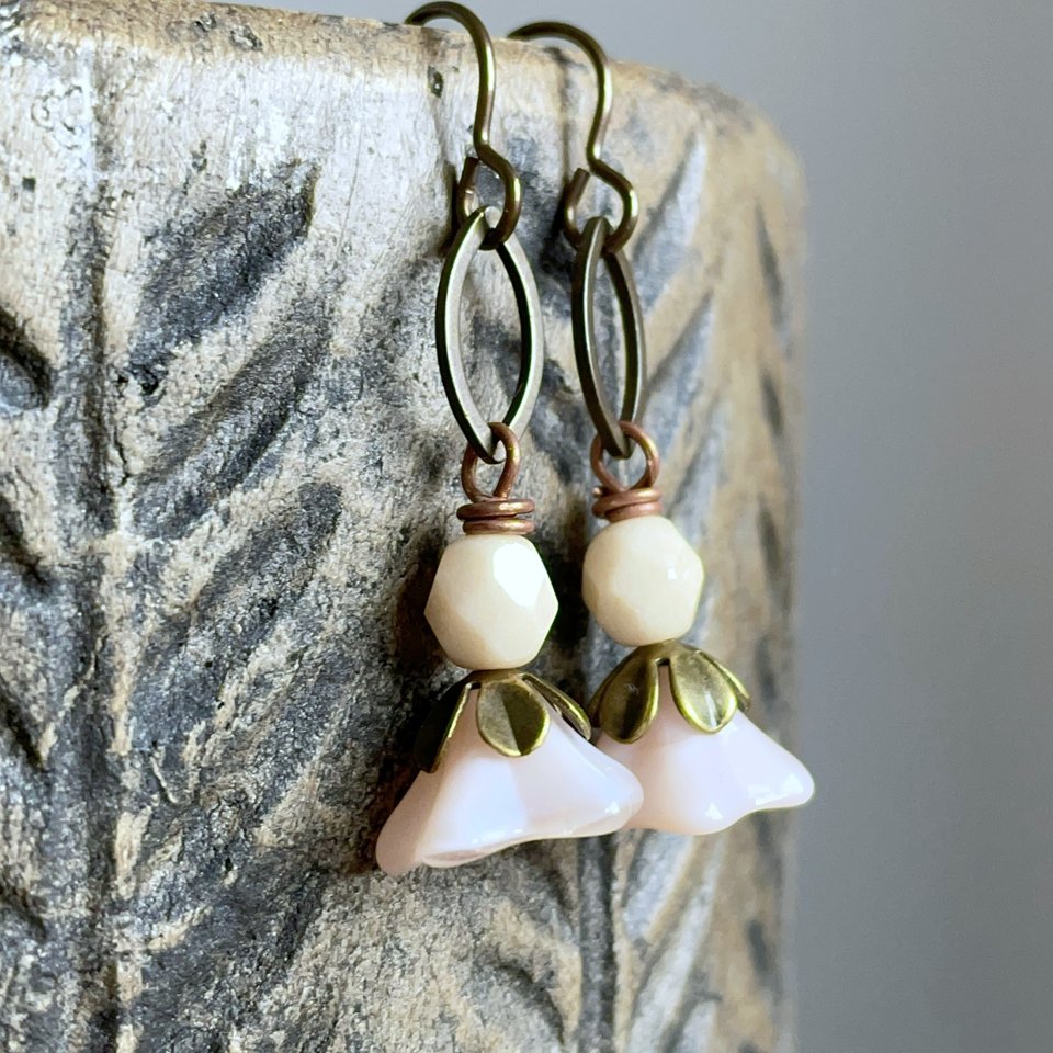 Nature Inspired Czech Glass Flower Earrings. Petite Floral Earrings. Ivory & Pink Earrings
